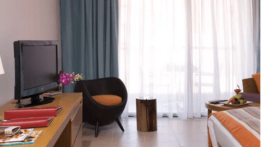 Superior King Pool View 